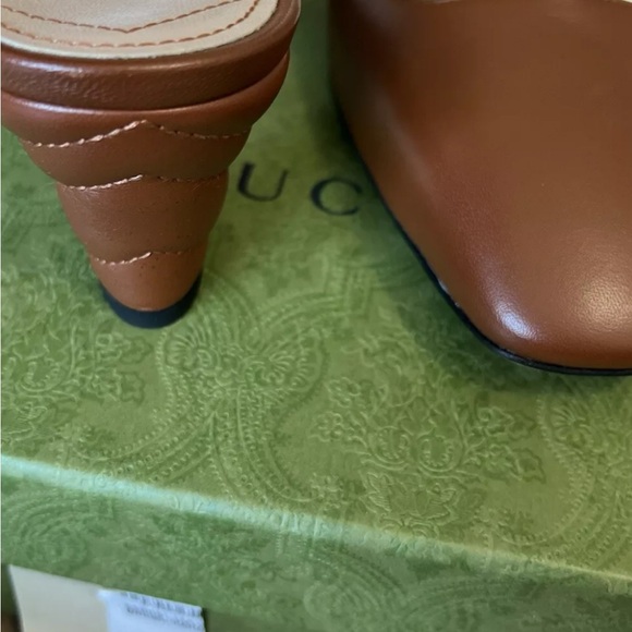 NIB GUCCI LIMITED EDITION LEATHER SANDALS SIZE 40.5 - Picture 5 of 9